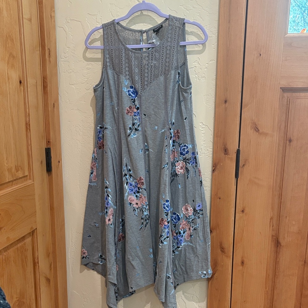 Torrid Grey/Floral Midi Dress Size 00 firm